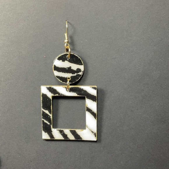 Hand Crafted Black and White Square Zebra Animal Print Statement Earrings - Picture 8 of 9